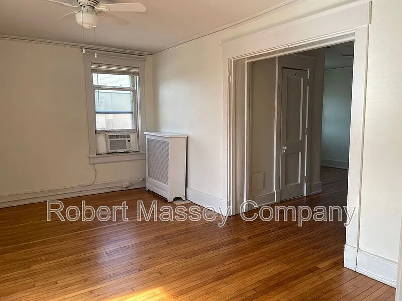 Studio, 1.0 bath, 625 sqft, $950 — Photo 3