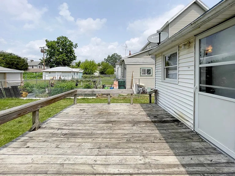 2217 S Jefferson St — Photo 6