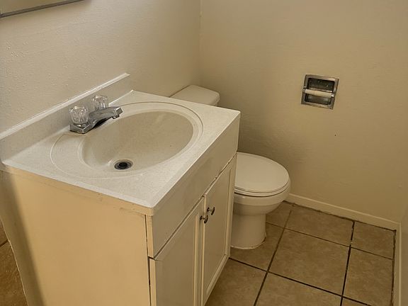 4th image of 4912 Winthrop Dr