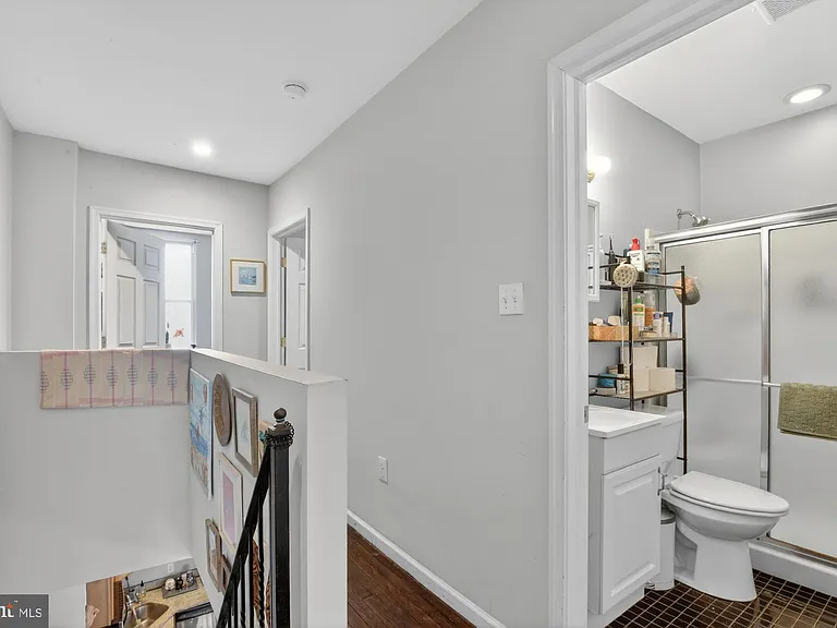 1776 Waterloo St — Photo 14