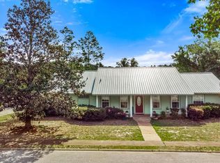 229 Oak Ridge Dr, Welaka, FL 32193