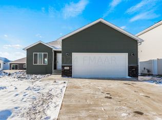 2583 Fulton Loop S, Fargo, ND 58104
