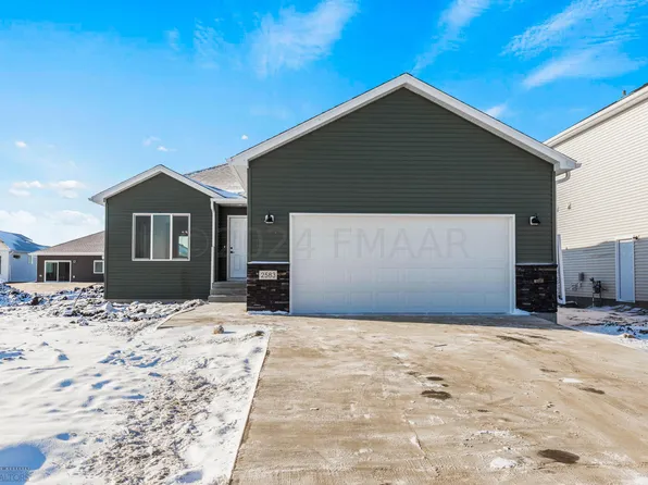 2583 Fulton Loop S, Fargo, ND 58104