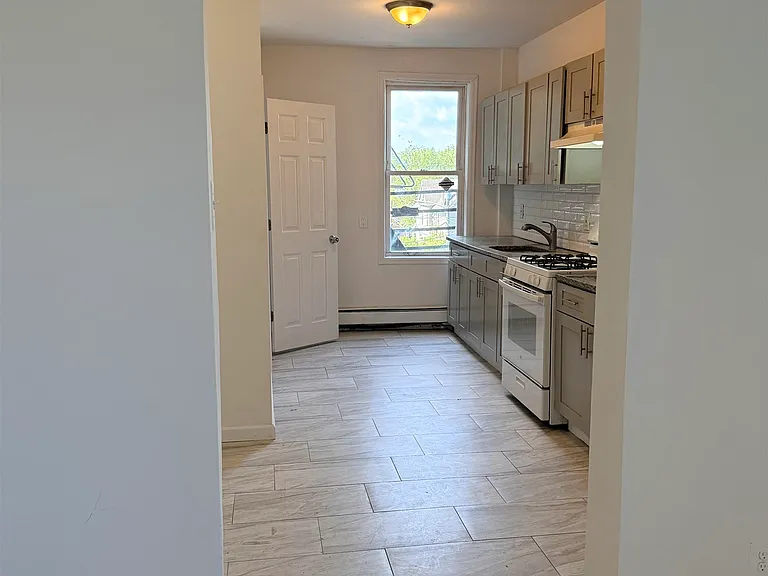289 Bergen Ave #2 — Photo 1