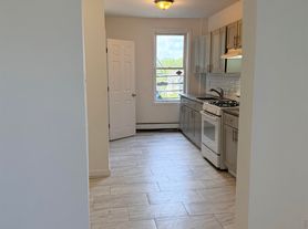 289 Bergen Ave, Jersey City, NJ