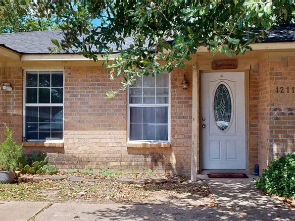 1211 Georgia St, College Station, TX 77840