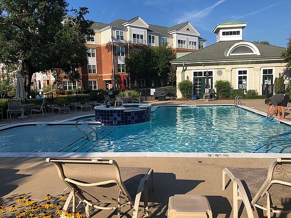 4th image of 955 Bolling Ave Unit 301
