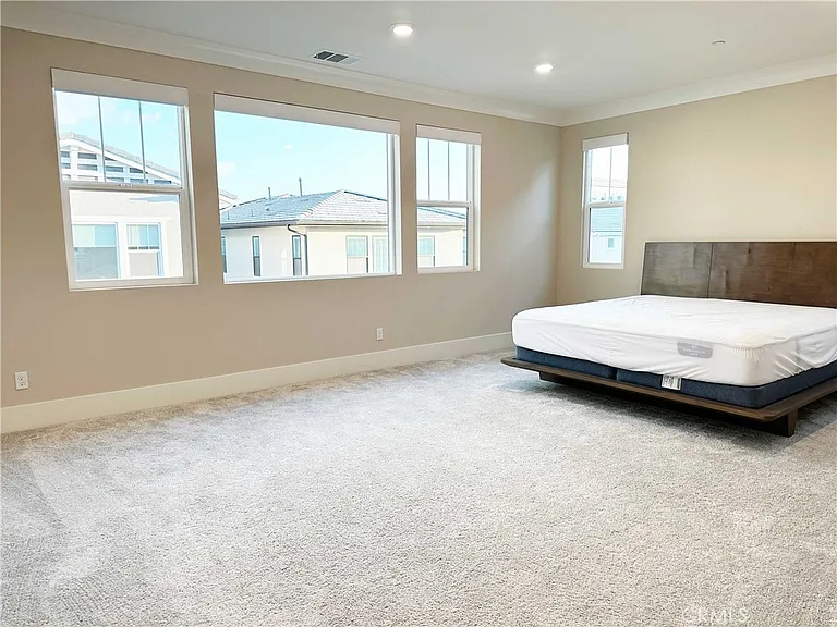 58 Ray — Photo 24