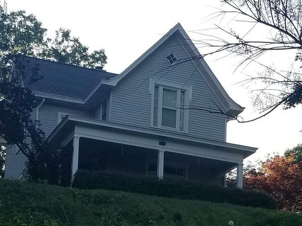 215 N 9th St