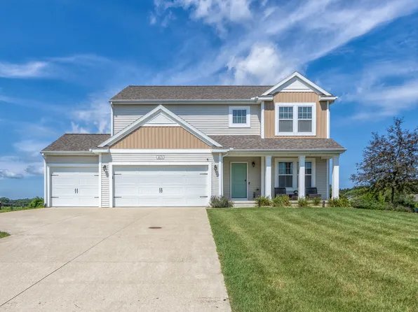 4674 Lauren Ln, Saint Joseph, MI 49085