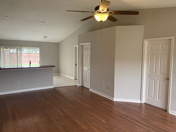 2nd image of 4212 Settlers Ct