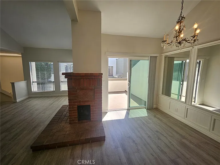 2336 Elden Ave #M — Photo 3