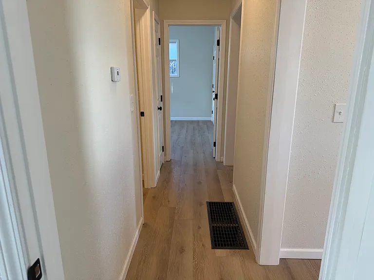 211 Frisco St — Photo 12