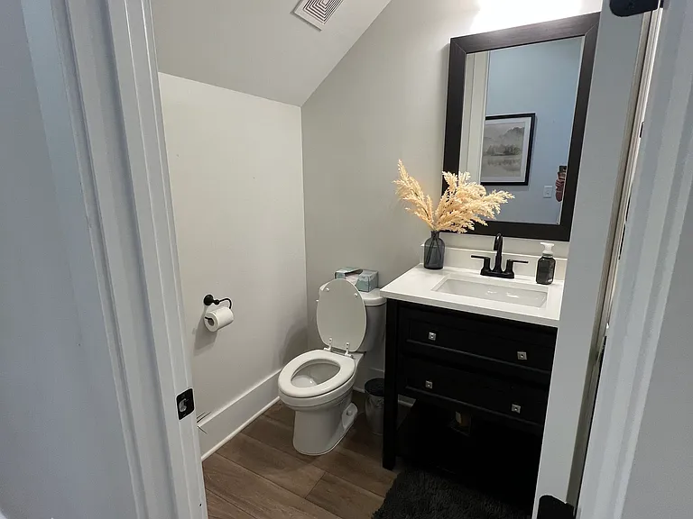 413 Marston Ave — Photo 10