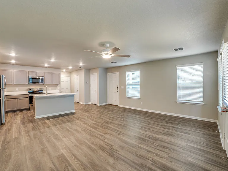 Villas at College Park — Photo 12
