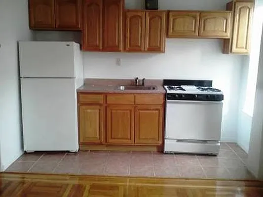 Rented by Friedman Roth Realty | media 8