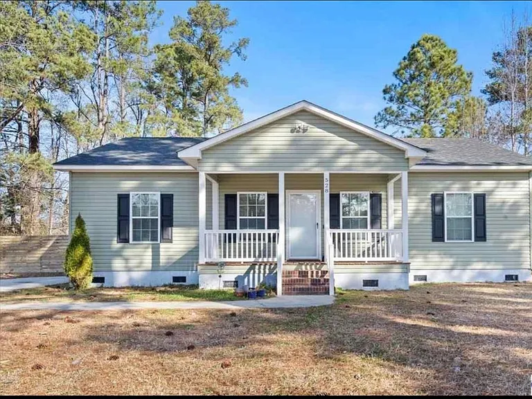 528 Azalea Dr — Photo 1