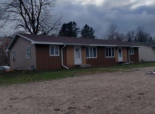 315 4th St NW, Braham, MN 55006