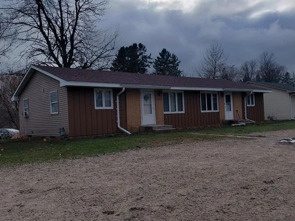 315 4th St NW, Braham, MN 55006
