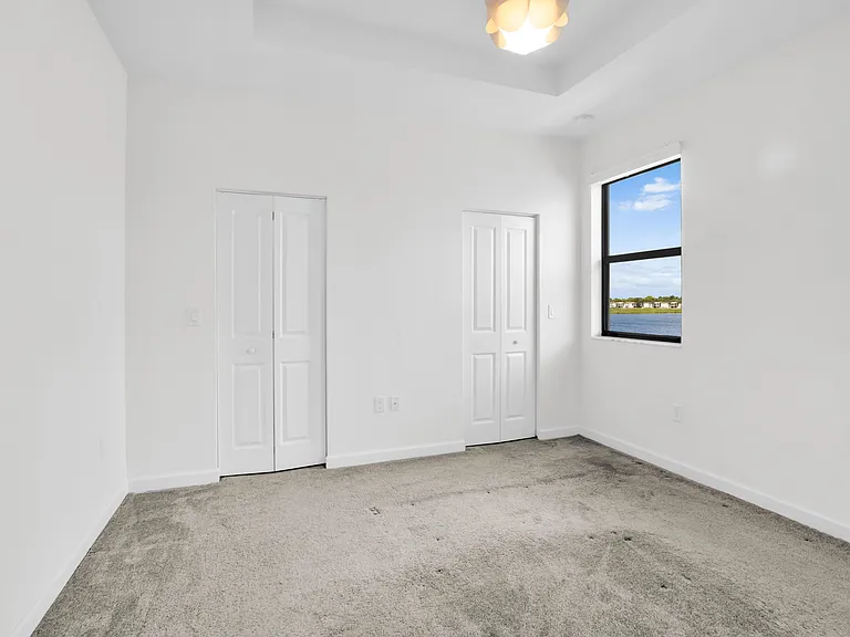 20610 NE 5th Pl — Photo 26