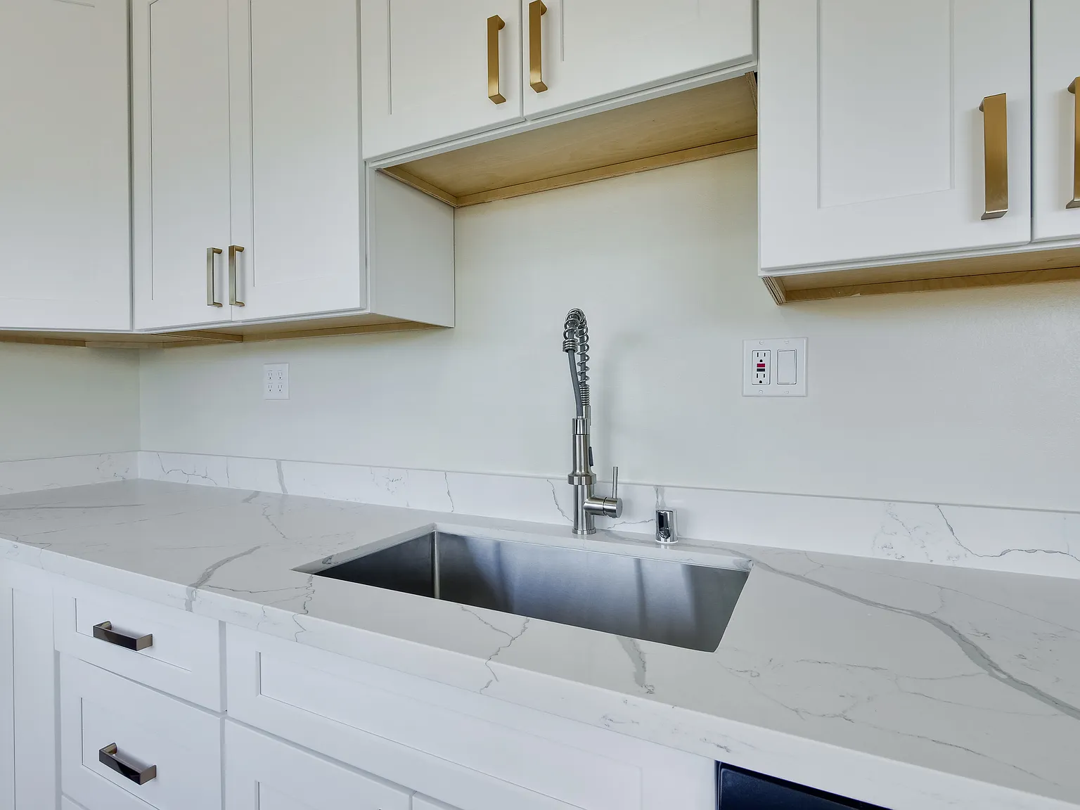 2 bed, 650 sqft, $2,495 — Photo 3