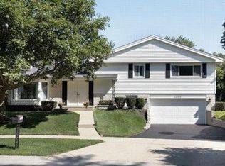 1909 Clover Ct, Northbrook, IL 60062