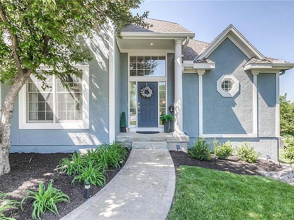 3rd image of 4403 Meadow View Dr