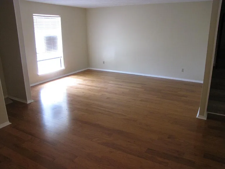 459 Mall Blvd — Photo 3