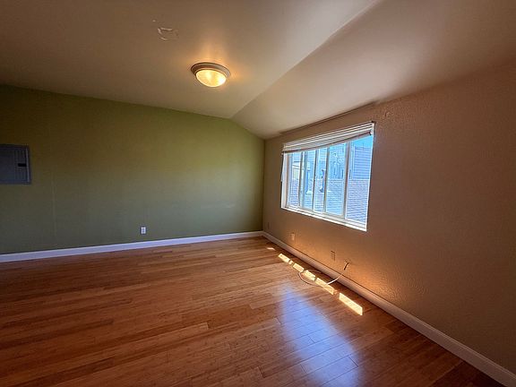 2nd image of 901 Fell St APT 17