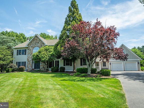 3rd image of 1203 Slough Dr