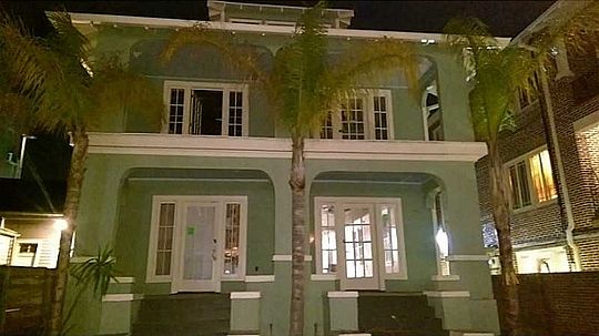 1st image of 922 Dauphine St