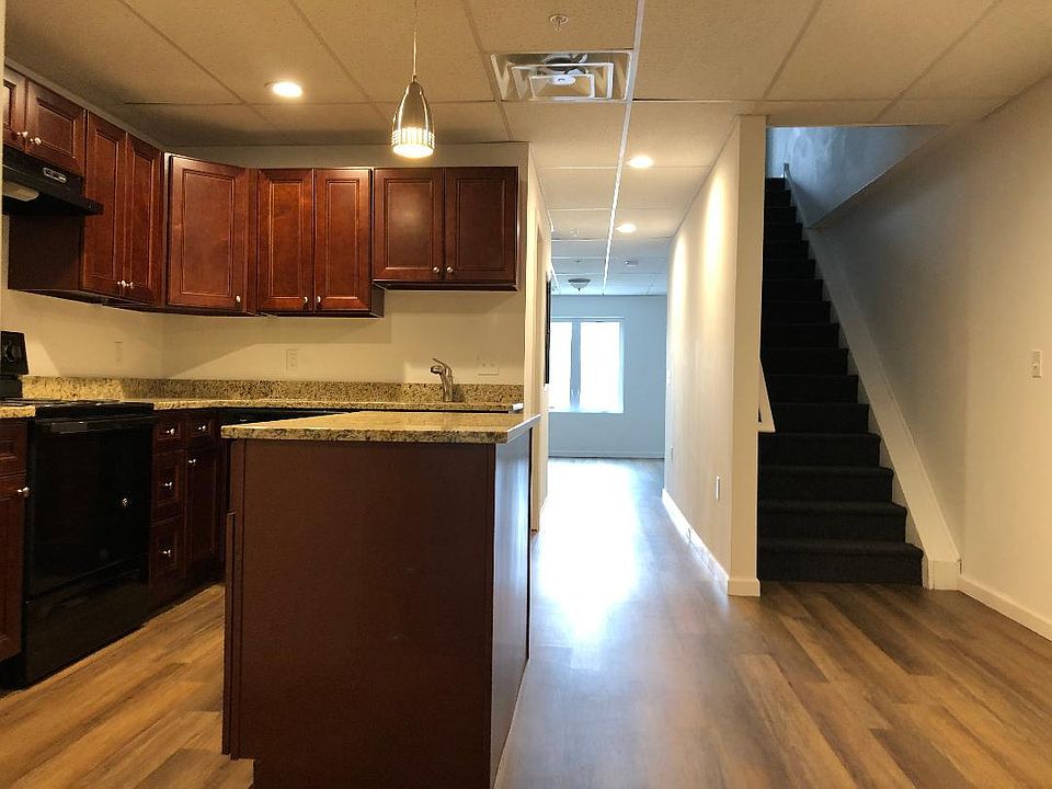 1st image of 1796 Main St Unit 7