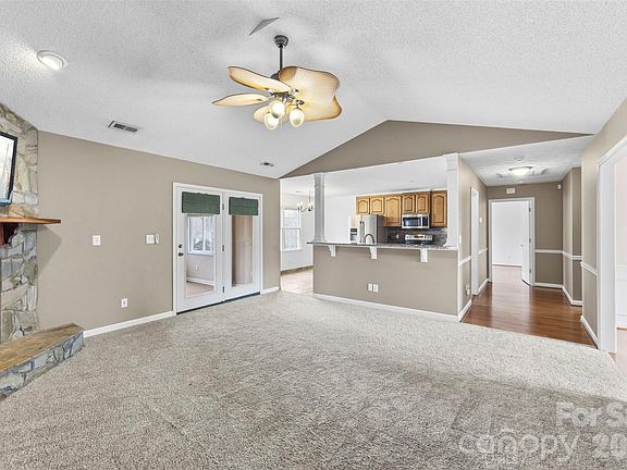 5th image of 121 Gregory Ct