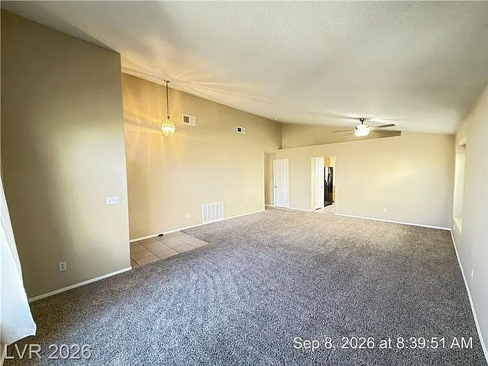3 bed, 2.0 bath, 1645 sqft, $2,187 — Photo 4