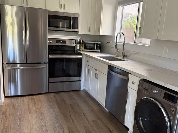 351 Chestnut Hill Ct APT 16, Thousand Oaks, CA 91360