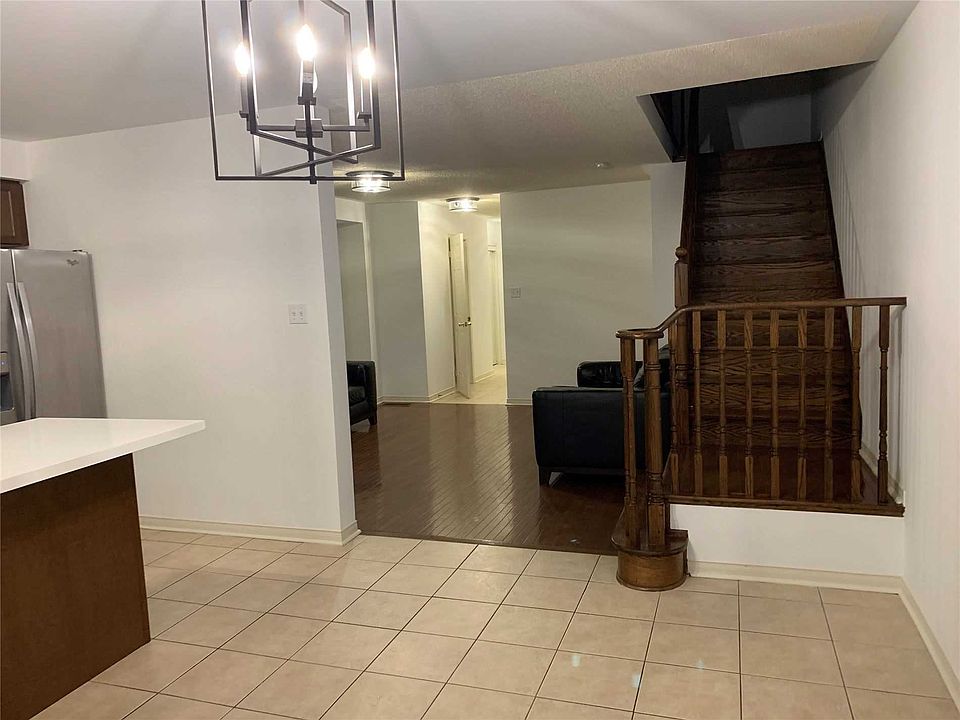 2nd image of 233 Venice Gate Dr