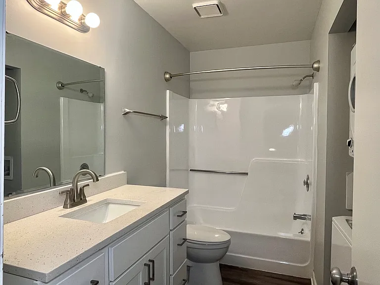 523 Cedar St NE #523 — Photo 18
