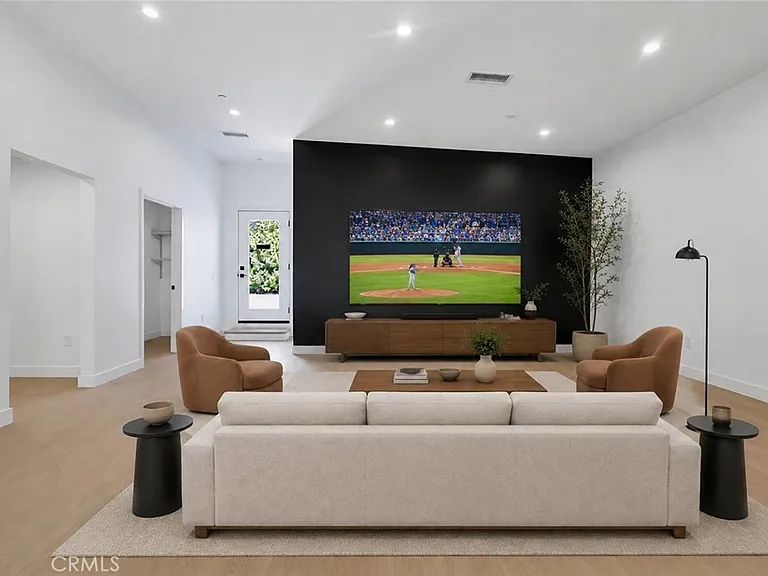 8738 Paso Robles — Photo 11
