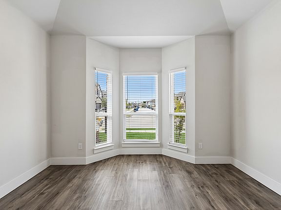 4th image of 6145 Tahoe Winds Dr