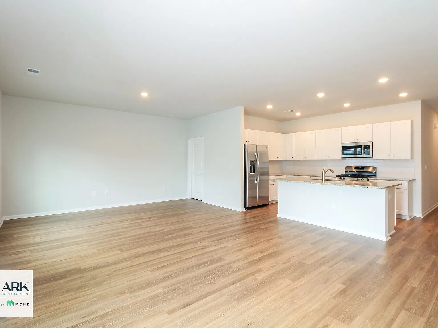 3 bed, 2.5 bath, 1616 sqft, $2,225 — Photo 2