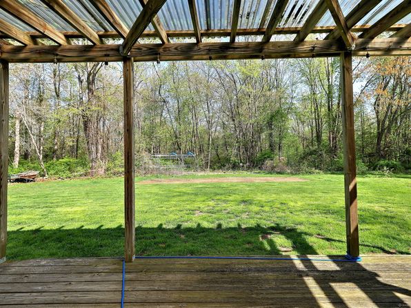 1005 Bassett Rd, Watertown, CT 06795
