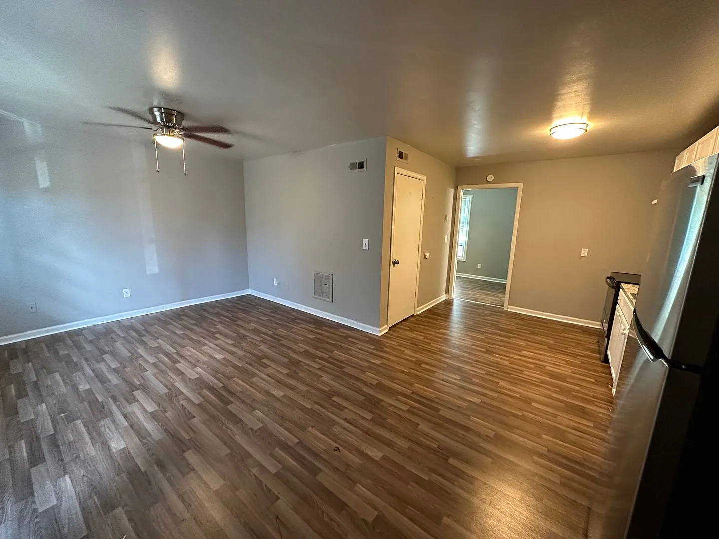 Osceola Apts — Photo 2