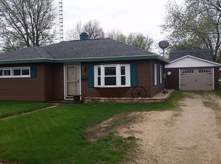1111 Harvey Dr, Sterling, IL 61081