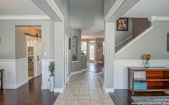 5th image of 2031 Laurel Fld