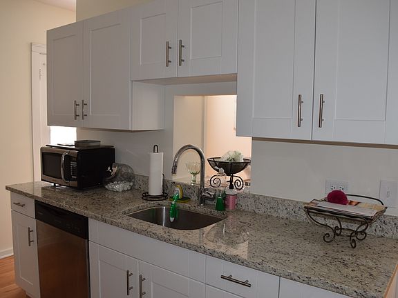 4th image of 2253 N Magnolia Ave #Ch