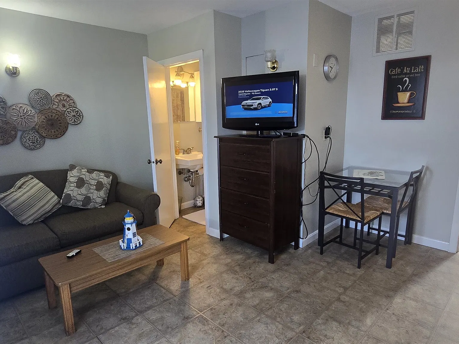 12 G St — Photo 3