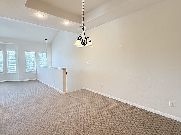 4th image of 1271 E Common St #1271