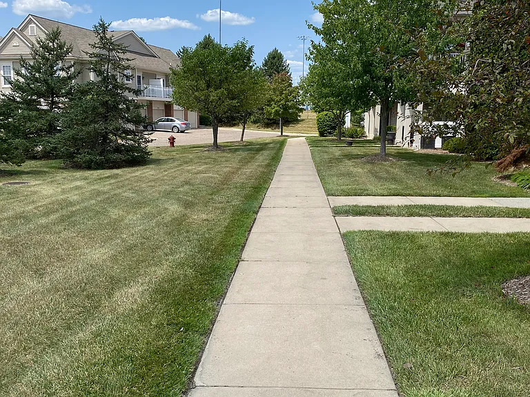 13210 Addington Dr — Photo 3
