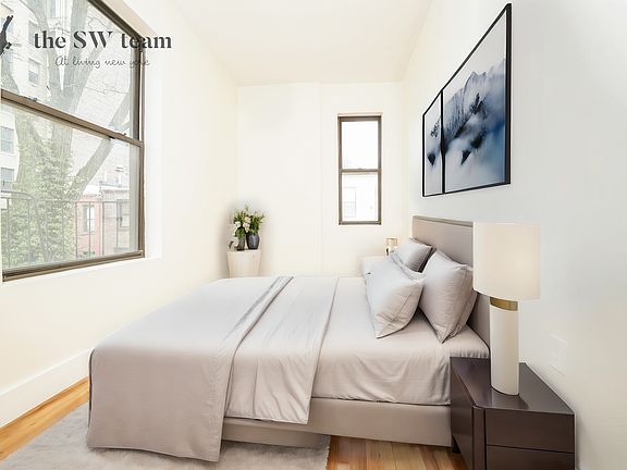 4th image of 53 W 105th St