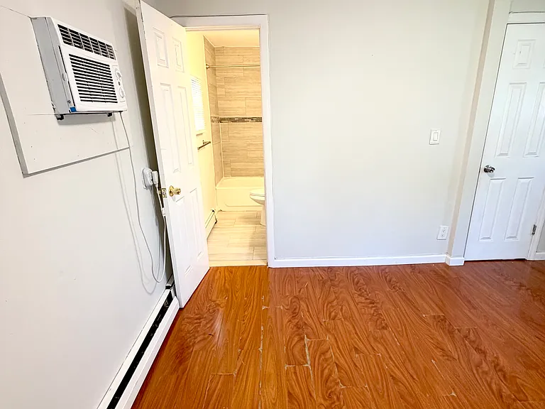 392 Madison Ave — Photo 12